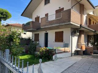 Villa bifamiliare in vendita a cervia viale milazzo, 68