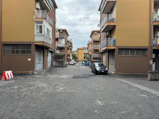 Garage in vendita a mascalucia corso san vito, 172