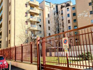 Garage in affitto a milano via felice poggi, 3