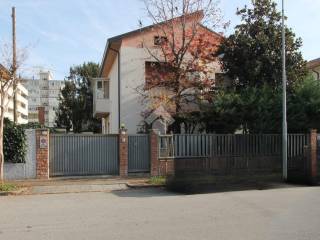 Villa bifamiliare in vendita a udine via faedis, 17