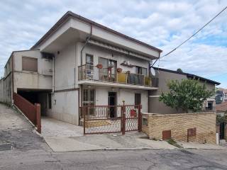 Casa indipendente in vendita a pescara strada colle scorrano, 96