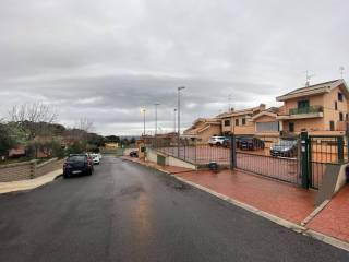 Posto auto in vendita ad albano laziale via del cancello, 8