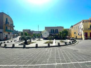 Negozio in vendita a monte di procida corso garibaldi, 11