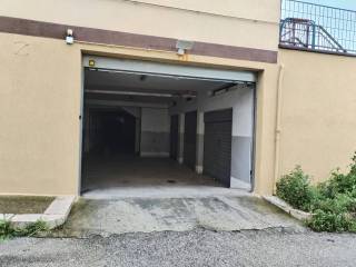 Garage in vendita a valenzano via della repubblica, 7