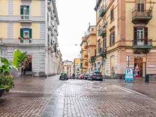 Negozio in affitto a napoli via antonio pitloo