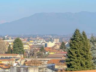 Villa bifamiliare in vendita ad arona via francesco petrarca, 7