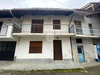 Casa indipendente in vendita ad albiano d'ivrea corso vittorio emanuele, 23