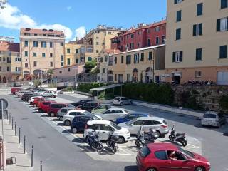 Appartamento in vendita a imperia piazza goffredo mameli