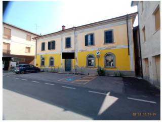 Garage in vendita a sergnano via giuseppe eugenio conti, 12