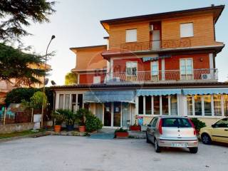 Albergo in vendita a giano dell'umbria 