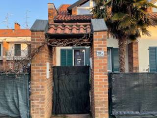 Villa a schiera in in vendita da privato a cardano al campo via del dosso, 35/a