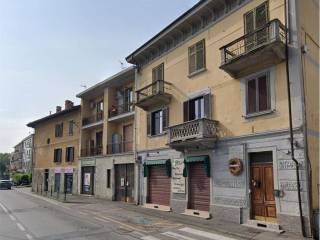 Negozio in vendita a moncalieri strada genova, 72