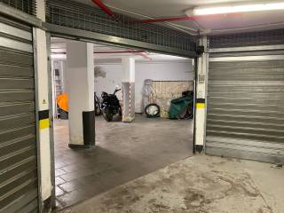 Garage in vendita a genova via fereggiano, 243