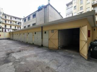 Garage in affitto a torino corso raffaello, 8