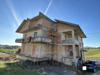 Villa all'asta ad appignano del tronto appignano del tronto, ap,