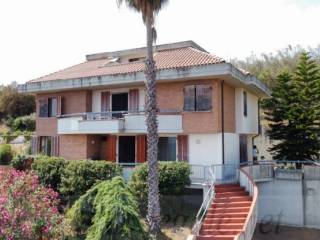 Villa all'asta a san benedetto del tronto via miramare, 10, 63074 san benedetto del tronto ap, italia