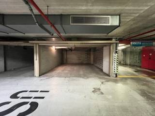 Garage in vendita a parma viale 4 novembre