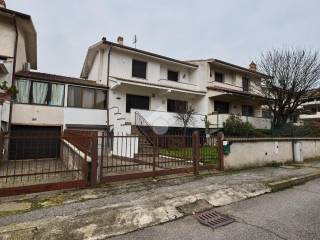 Villa a schiera in vendita a dovera via antonio stradivari, 36