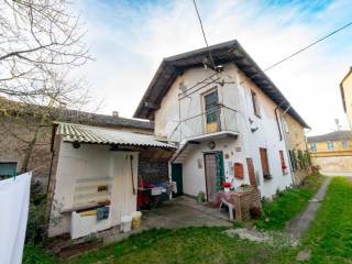 Casa indipendente in vendita a caresana via g. marconi, 17