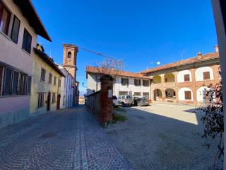 Casa indipendente in vendita ad alba corso cortemilia