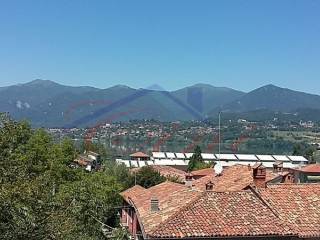 Casa indipendente in vendita a bosisio parini via vittorio veneto