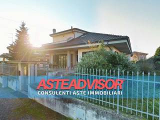 Villa all'asta ad alessandria via iv martiri, 54/q