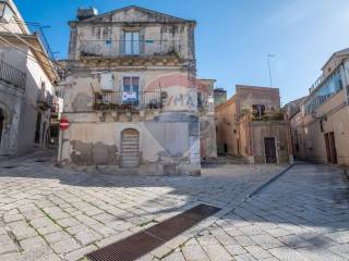 Casa indipendente in vendita a chiaramonte gulfi via san francesco, 2