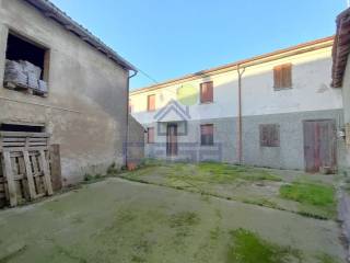 Casa indipendente in vendita ad acquanegra sul chiese acquanegra sul chiese, mn via i maggio