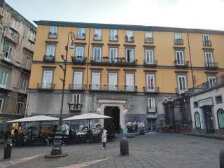 Appartamento in affitto a napoli piazza san domenico maggiore