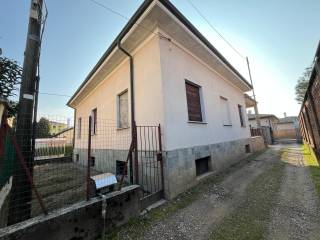 Villa in vendita a busto arsizio via carlo armellini