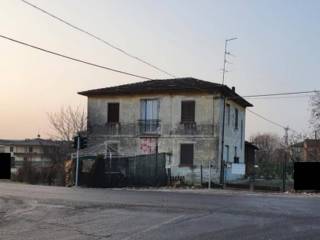 Villa all'asta a cortemaggiore via besenzone, 2