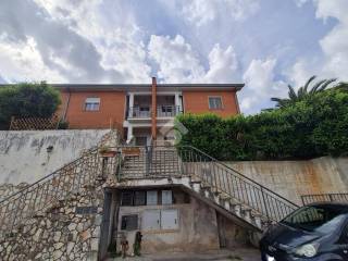 Villa a schiera in affitto a piedimonte san germano via umberto i, 49