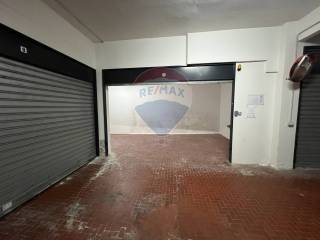 Garage in vendita a napoli viale privato winspeare, 50