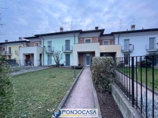 Villa a schiera in vendita a berlingo via trieste, 41