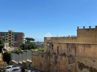 Appartamento in affitto a napoli via giovanni pascoli, 77