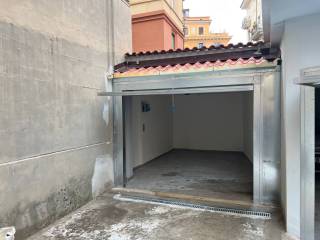 Garage in affitto a roma via catanzaro, 17