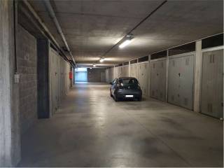 Garage in affitto a pinerolo via cravero, 25