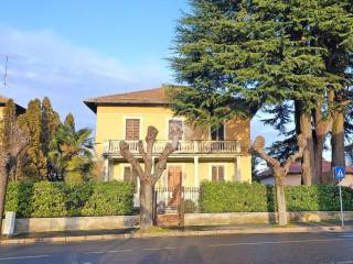 Villa in vendita ad arcisate via roma, 17