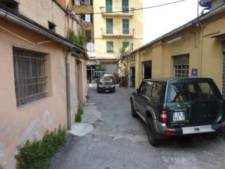 Garage in vendita a genova via teresio mario canepari, 233r