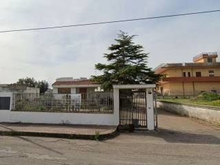 Villa all'asta a pulsano via taranto, 151