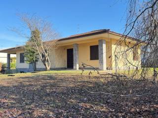 Villa in vendita a missaglia via john fitzgerald kennedy, 1