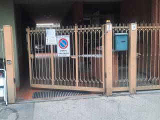 Posto auto in vendita a torino via la loggia, 3/a