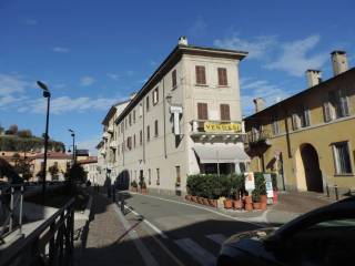 Intero stabile in vendita ad arona via san carlo, 8