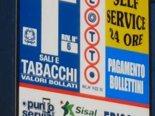 Tabaccheria in vendita a fucecchio piazza 20 settembre