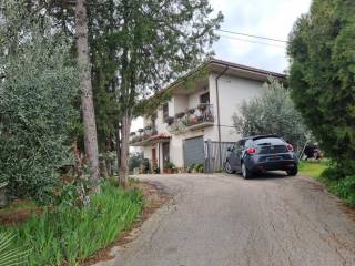 Casa indipendente in vendita a notaresco via alcide de gasperi, 27