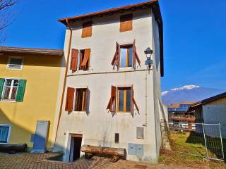 Casa indipendente in vendita a borgo valsugana via lecco