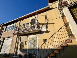 Casa indipendente in vendita a l'aquila via torrente raio