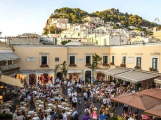 Appartamento in vendita a capri via listrieri