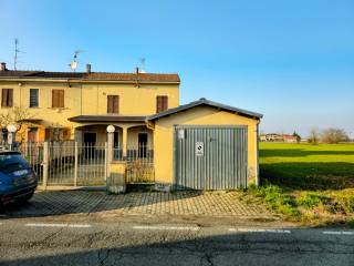 Casa indipendente in vendita ad alessandria strada raggi, 20