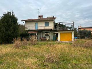 Villa in vendita a capriva del friuli via pietro zorutti, 62